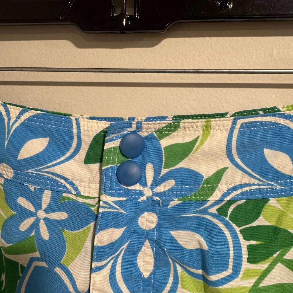 LL Bean Womens Green White Blue Hibiscus Floral Board Swim Shorts Size 8 - Picture 4 of 10